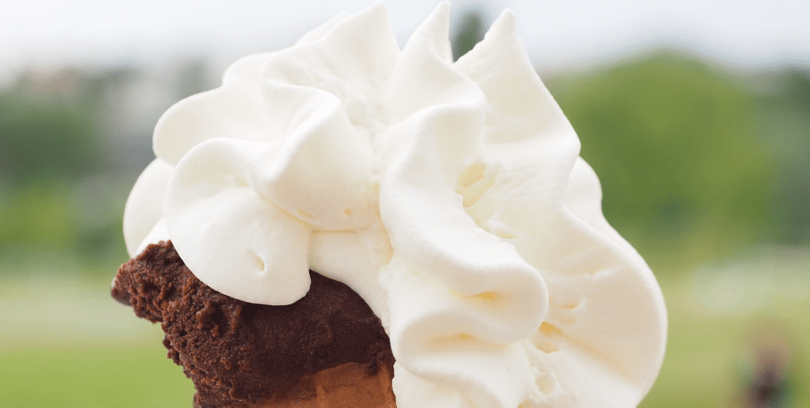 Was ist süße Sahne im Rezept + Unterschied zu Schlagsahne? Aufklärung
