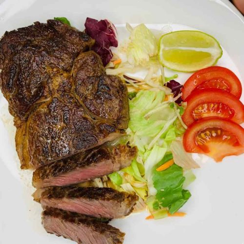 Ribeye Steak mit Butter & Knoblauch gebraten
