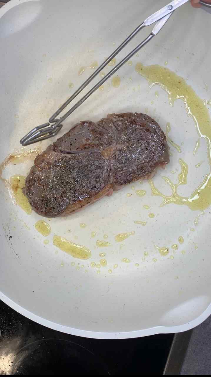 Ribeye Steak wenden