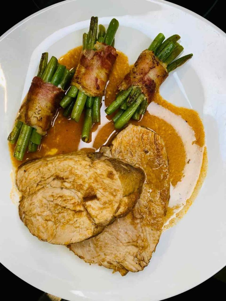 Grüne Bohnen im Speckmantel &amp; Rotweinsauce