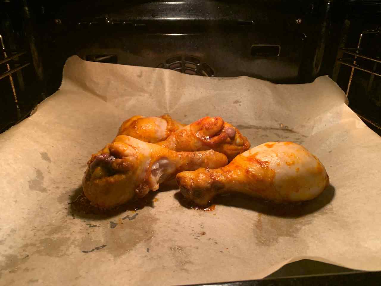 Hähnchen Unterschenkel im Ofen bei 200 Grad Umluft