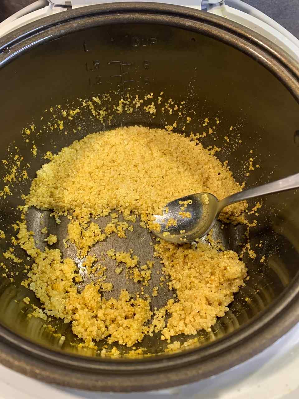 Quinoa im Reiskocher gekocht