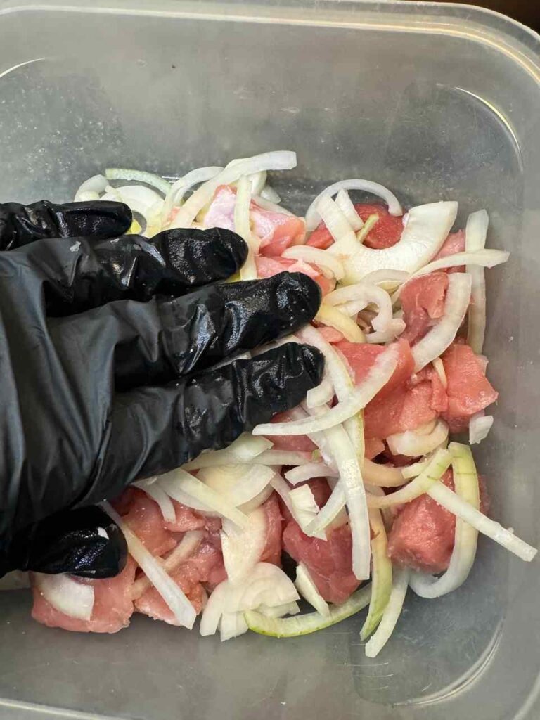 Fleisch mit Zwiebeln zart machen Test