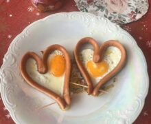 Wiener Wurst Herzen mit Spiegelei zum Valentinstag